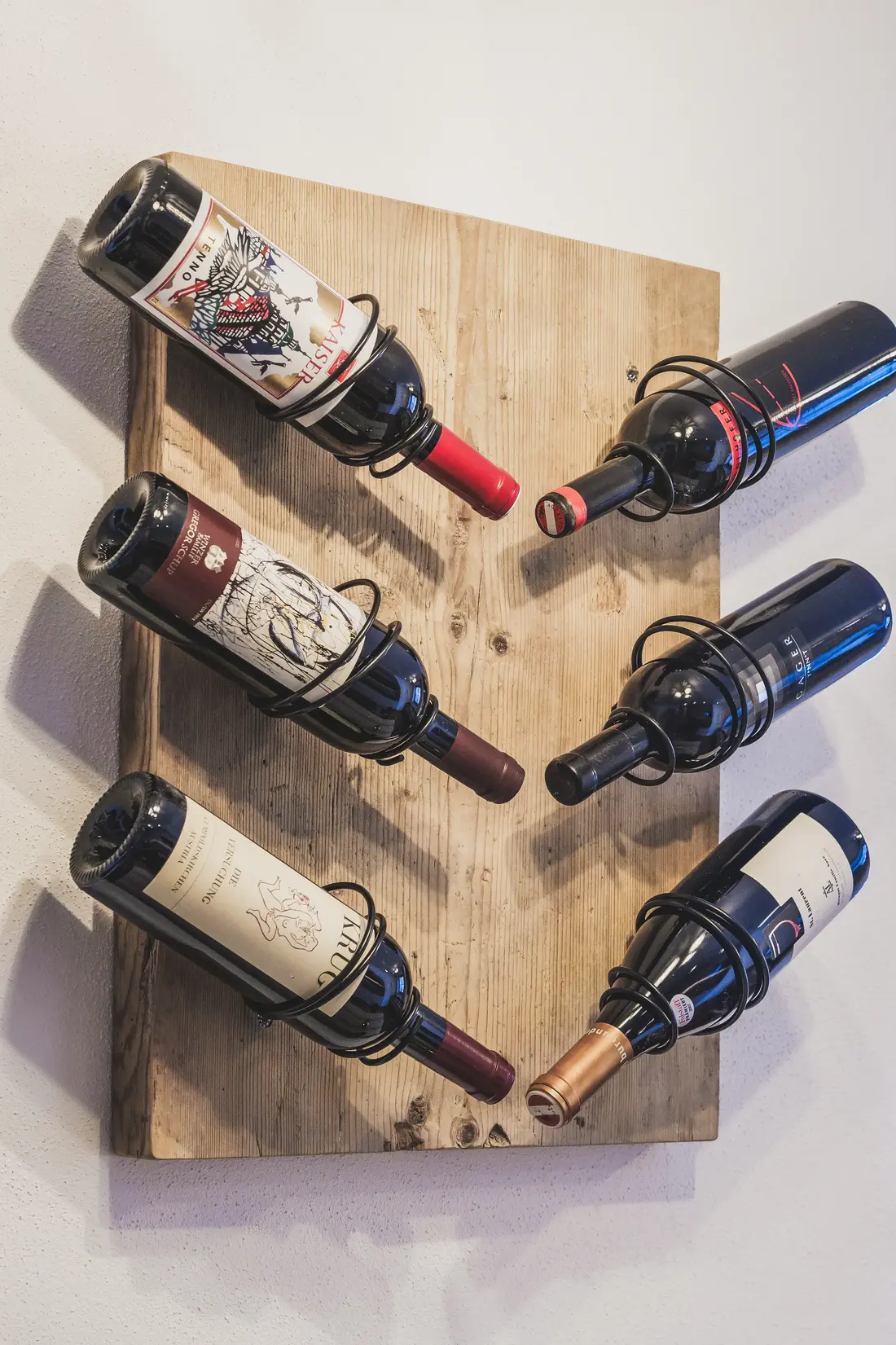Privater Weinkühlschrank mit ausgewählten Weinen