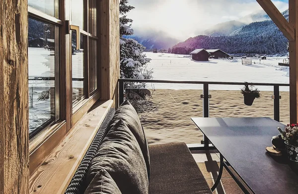überdachte Sitzecke auf Terrasse Unterkunft Heiterwang